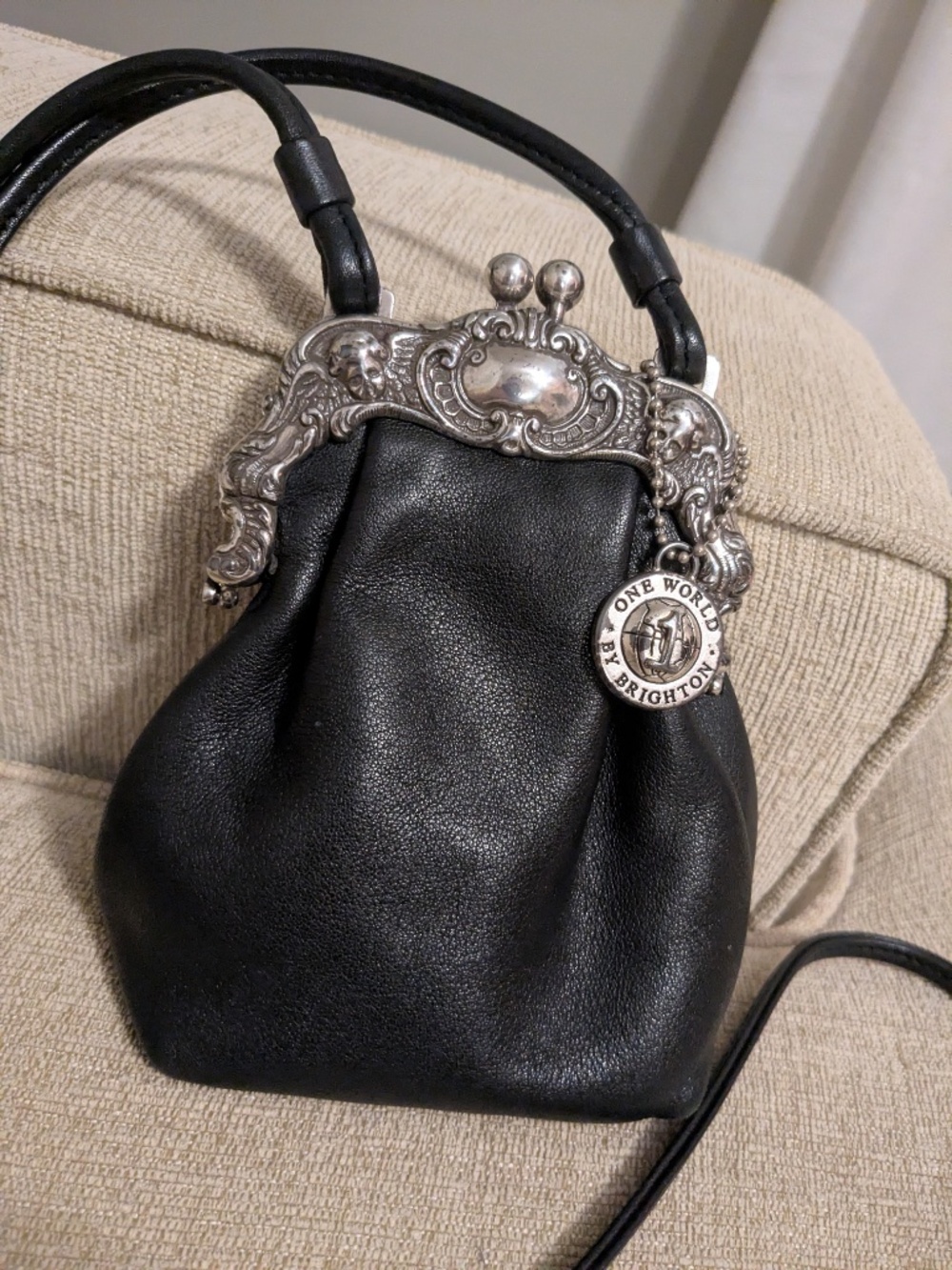 Vtg Brighton Stacy Mini Kisslock Black Leather Silver Frame Crossbody Bag